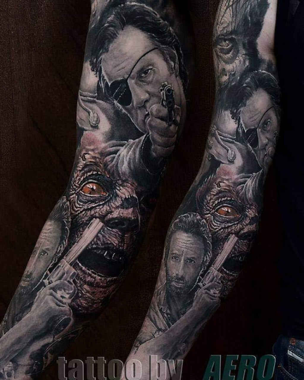 Hand mit einem Tattoo-Sleeve –wie plant man eieinen Tattoo-Ärmel