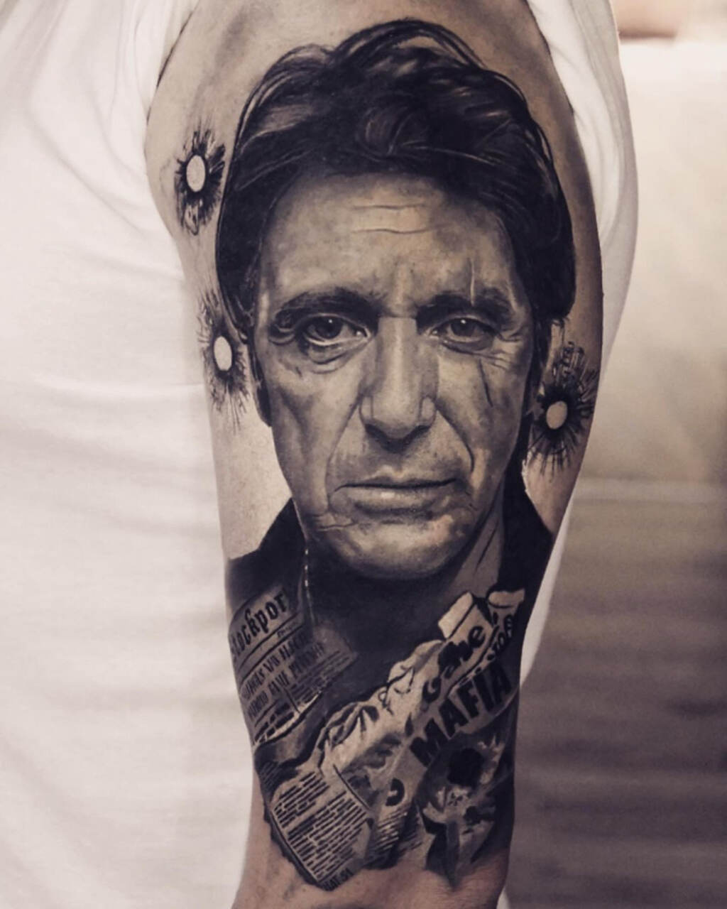 Detailreicher realistischer Tattoo-Entwurf mit präzisem Schattieren und lebensechter Darstellung, ideal umgesetzt von einem erfahrenen Realistic Tattoos Künstler.